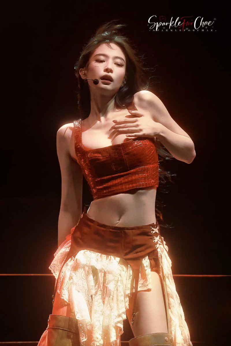 luyyyy05040's tweet photo. #JENNIEGovernorsBallJENNIE HEADLINES GOV BALL
#JENNIEGovernorsBall #JENNIE https://t.co/VjyK0ezoTn