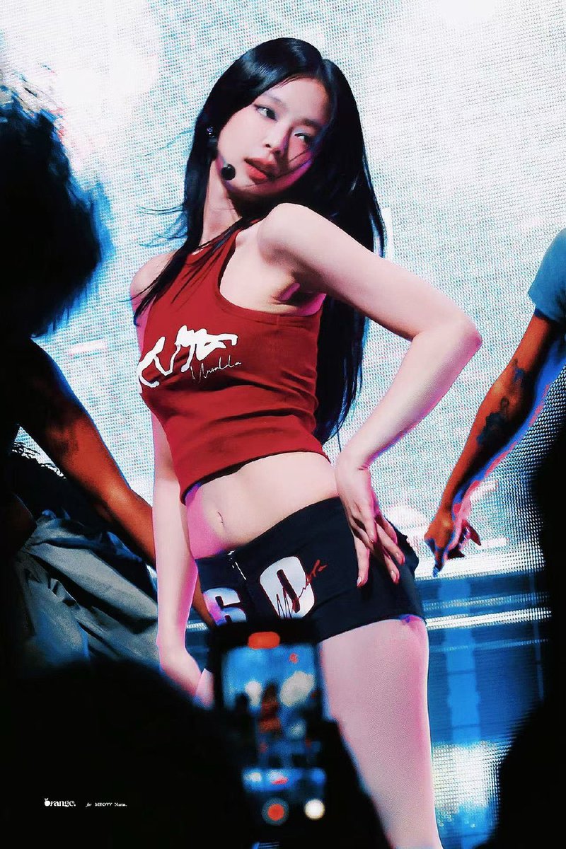 luyyyy05040's tweet photo. #JENNIEGovernorsBallJENNIE HEADLINES GOV BALL
#JENNIEGovernorsBall #JENNIE https://t.co/VjyK0ezoTn