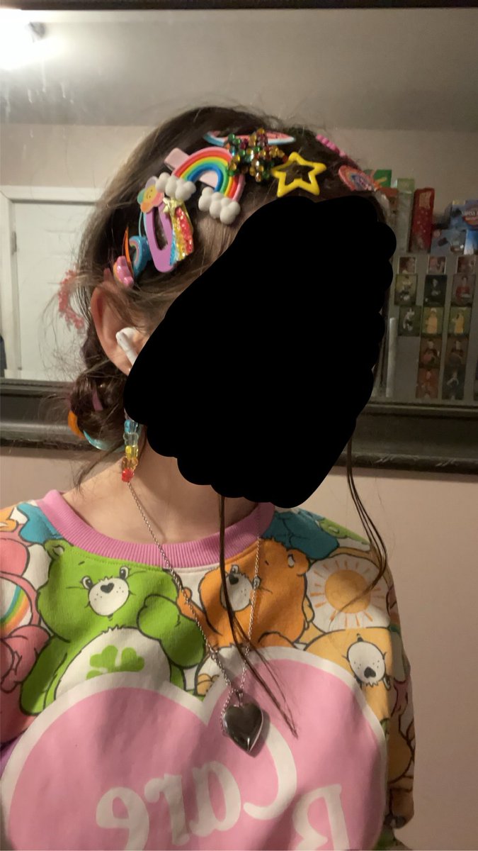 booboomoth's tweet photo. several of these are on VACATIONS too , where i dont have my full wardrobe etc. https://t.co/68GkWc1gSj