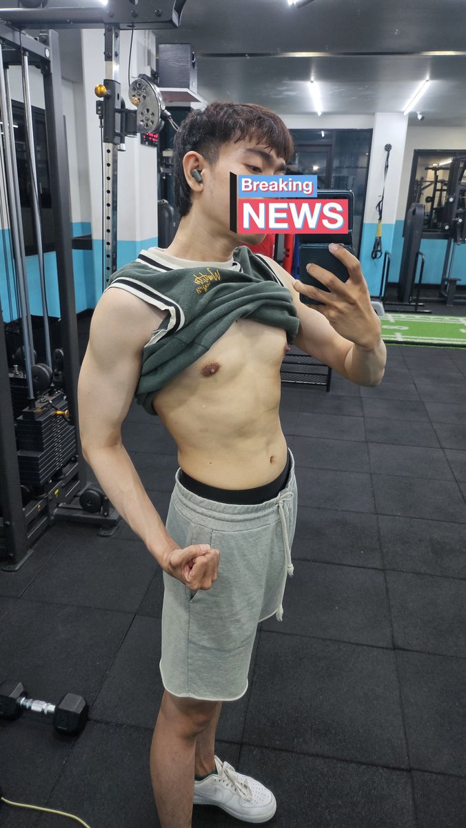 Ninonenu's tweet photo. Gym raats! Drop your gym transformation from Day 1 vs Today.
Let me start:
DAY 1                                            TODAY https://t.co/XA4RdUsTw6