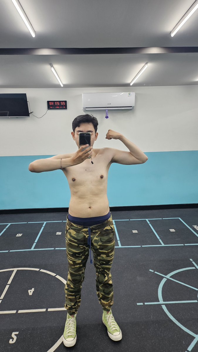 Ninonenu's tweet photo. Gym raats! Drop your gym transformation from Day 1 vs Today.
Let me start:
DAY 1                                            TODAY https://t.co/XA4RdUsTw6
