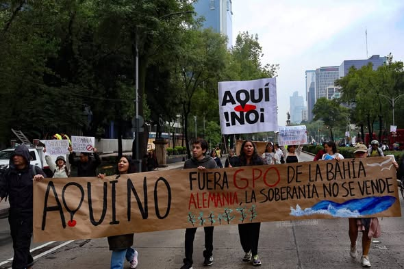 GARCIPAVON's tweet photo. 🏭🪧🇲🇽Todo México salió a las calles contra la Planta de Amoniaco, así así vivió la manifestación contra GPO en la Ciudad de México con decenas de manifestantes que mostraron su preocupación por los ecosistemas.
Fotos de: Norberto Soto. 
✍️  Espacio Sinaloa