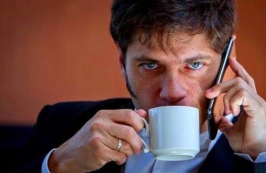 TugoNews's tweet photo. Este CHAD hizo posible que hasta el último argentino pueda despedirse del Indio Solari con total seguridad, en paz, sin gases, palos ni represión, había que SABER GOBERNAR nada mas, abrazo https://t.co/6d9pl9yvag