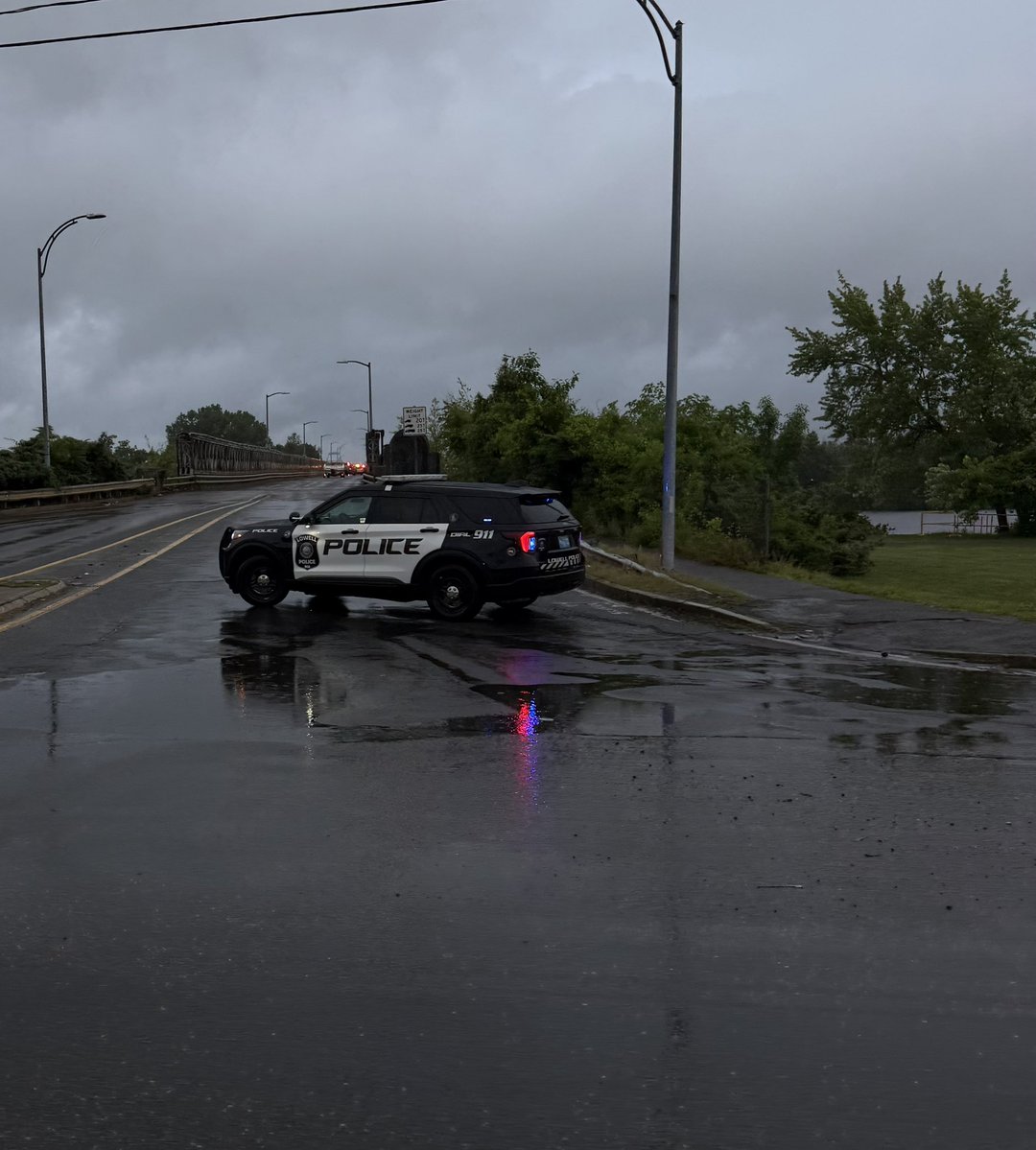 BoweNonny's tweet photo. Five Car accident on the Rourke Bridge. Looks like there is a boat on the bridge. https://t.co/a95wlo4HAb