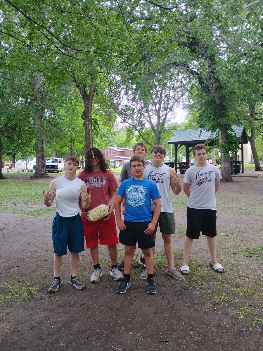 GFC_Wrestling's tweet photo. Thank you to all those that helped with our ArtFest Set-Up and Tear Down Fundraiser! What a great way to give back to the community and earn some volunteer hours!

#OnwardCentral https://t.co/jNsaosbNWk