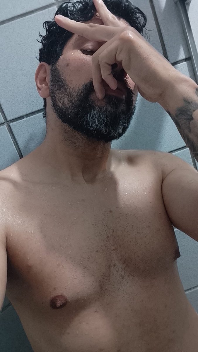 RobertoFontesHC's tweet photo. @CastanhalC70053 @vadiomedia @AdonisGayHot https://t.co/mZ5KQjoZhF