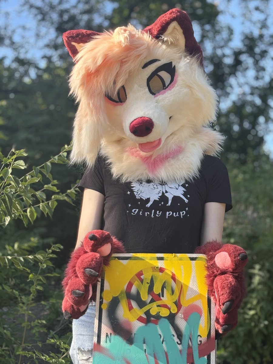 2dogsounds's tweet photo. Dog!!!
Here!!!!!

Thanks so so much for the amazing suit by @SLemm0n 🪡 🥳🥳🥳
#fursuit #furry #fursuitfriday #publicsuiting https://t.co/DZ9dfGYia4