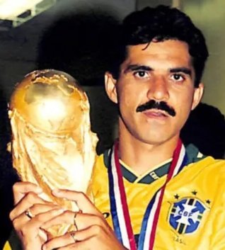 chrismilk's tweet photo. [1994]
Copa nos EUA
Ricardo Rocha lesionado no início da Copa. 
Tetra campeão. 

[2026]
Copa nos EUA 
Wesley lesionado no início da Copa.
Loading (?) https://t.co/Ffus3FoU3a
