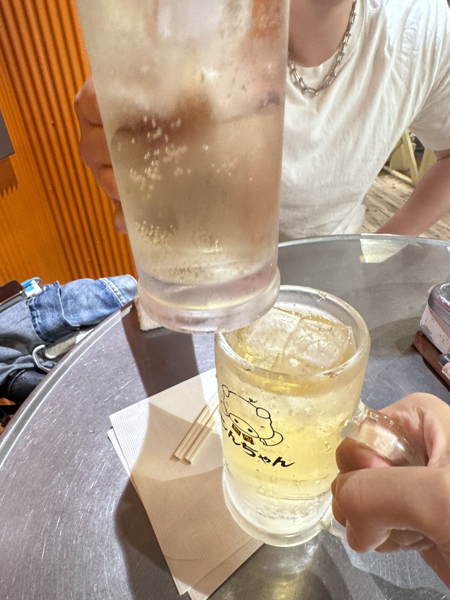 swallow4869g's tweet photo. 昨日は深夜飲みたのしかった！
ココナッツ+パイン+ピーチのシーシャ甘くて吸いやすかった〜 https://t.co/N7lrOILPGy