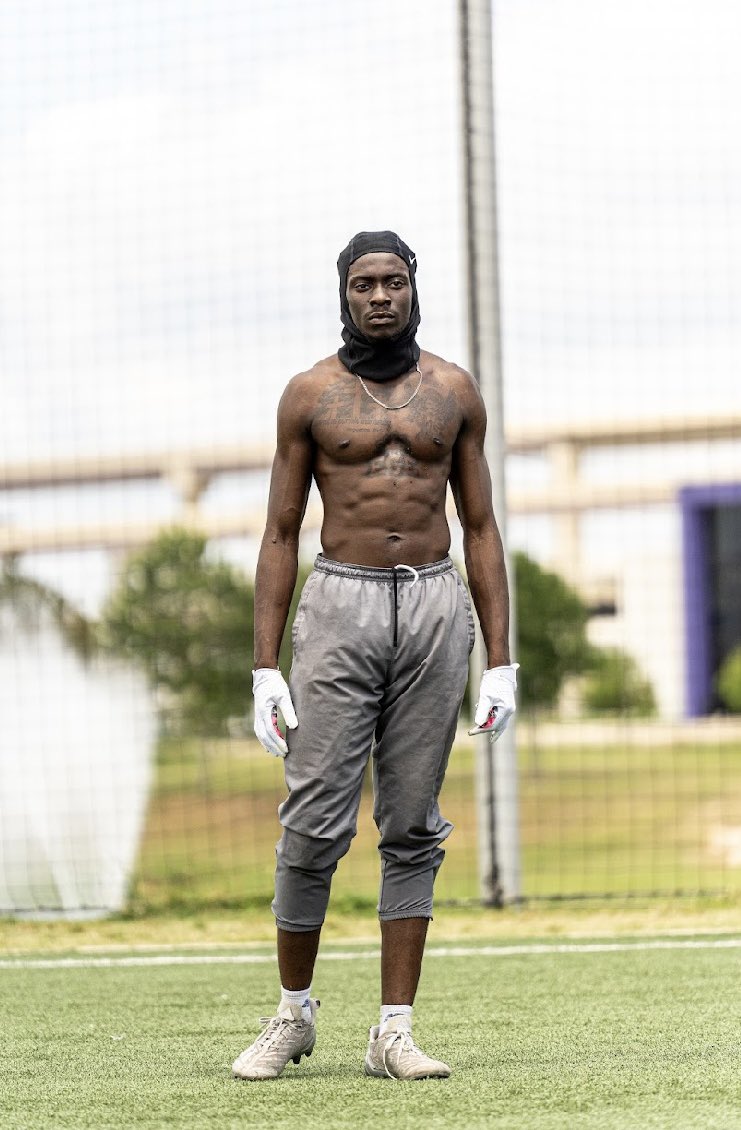 TMbobile's tweet photo. Houston, Tx
6’1 175 LBS 
True DB (CB,Saftey,Nickel)
19 years old, 2nd year Juco
@SWRaidersFB 
DM for film https://t.co/WmaVH5jFmV