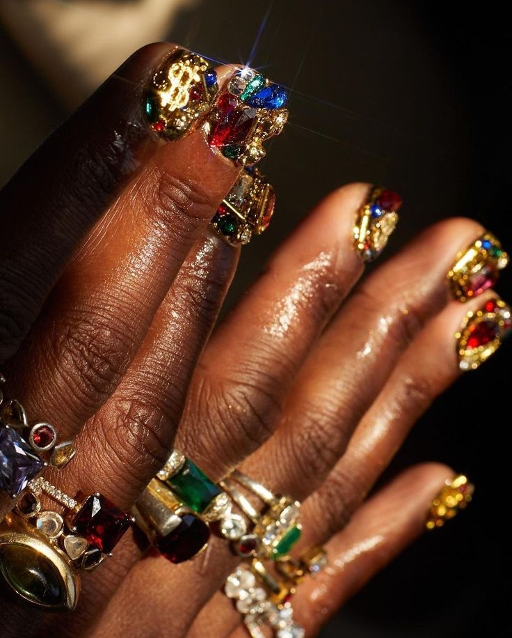 p0llen_puff01's tweet photo. Gaudy rings are my fave 🥰✨️💍 https://t.co/s4efRAubnd