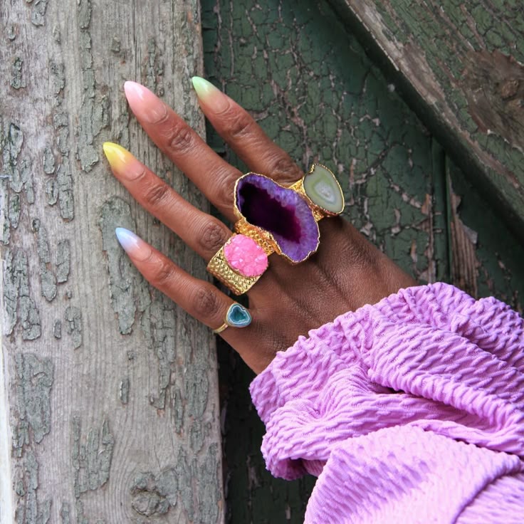 p0llen_puff01's tweet photo. Gaudy rings are my fave 🥰✨️💍 https://t.co/s4efRAubnd