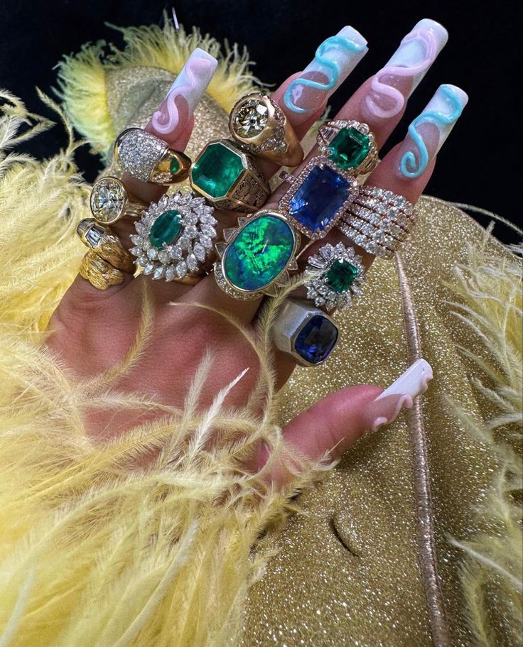 p0llen_puff01's tweet photo. Gaudy rings are my fave 🥰✨️💍 https://t.co/s4efRAubnd
