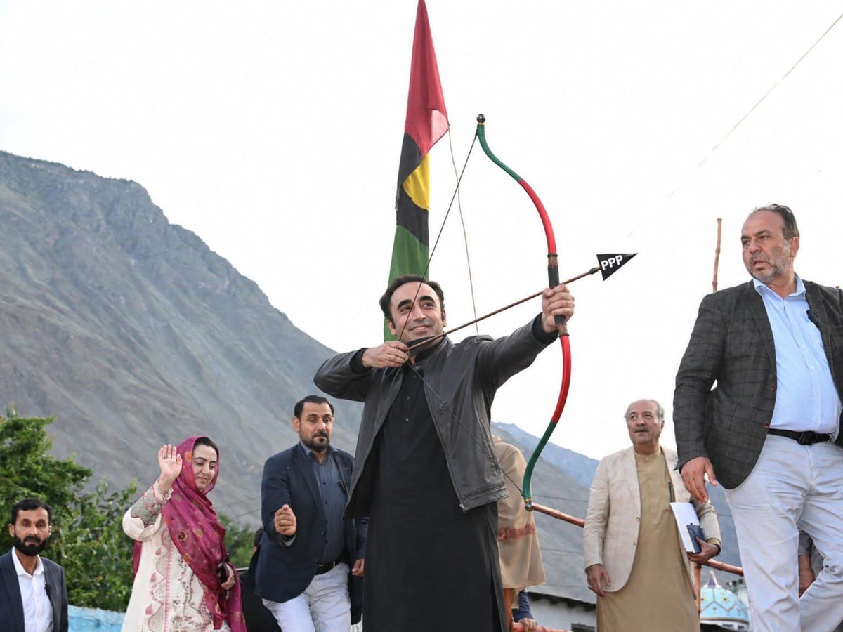 sassuijunaid's tweet photo. Picture of the day 🫶🏼❤️🫶🏼 #Teerchalgaya❤️ @BBhuttoZardari https://t.co/JvGrrtCBHB