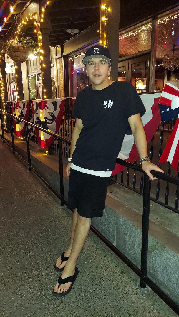 SSBrandon's tweet photo. Saturday club Fit check. ๐
@SouthsideHTX tee
Old navy trunks.
Reef Sandles from Ross.
#ThisIs41 https://t.co/MJ4kiqfiYY