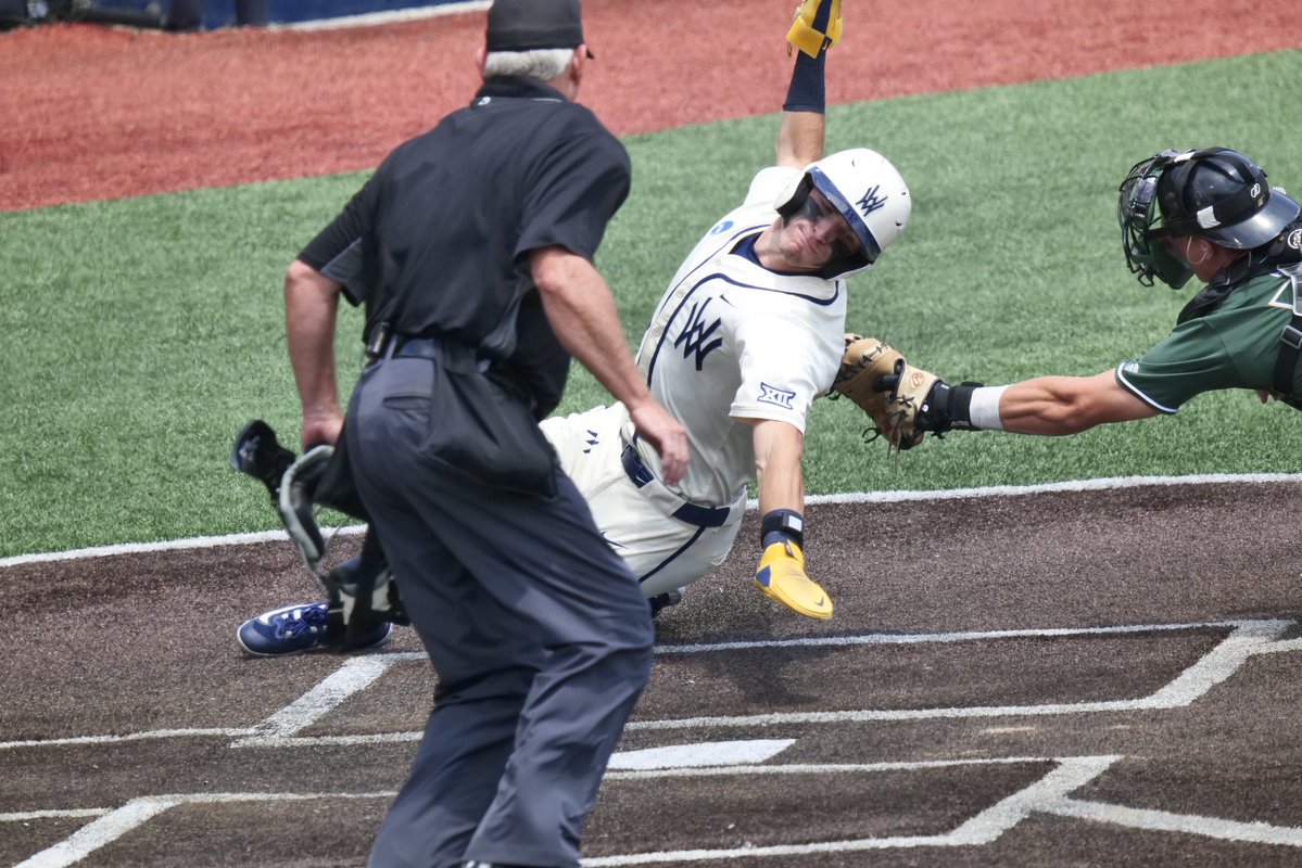 WVUFrontiEER's tweet photo. Gavin Kelly’s insane slide @gavin_kelly18 https://t.co/VfWzwrC13Y