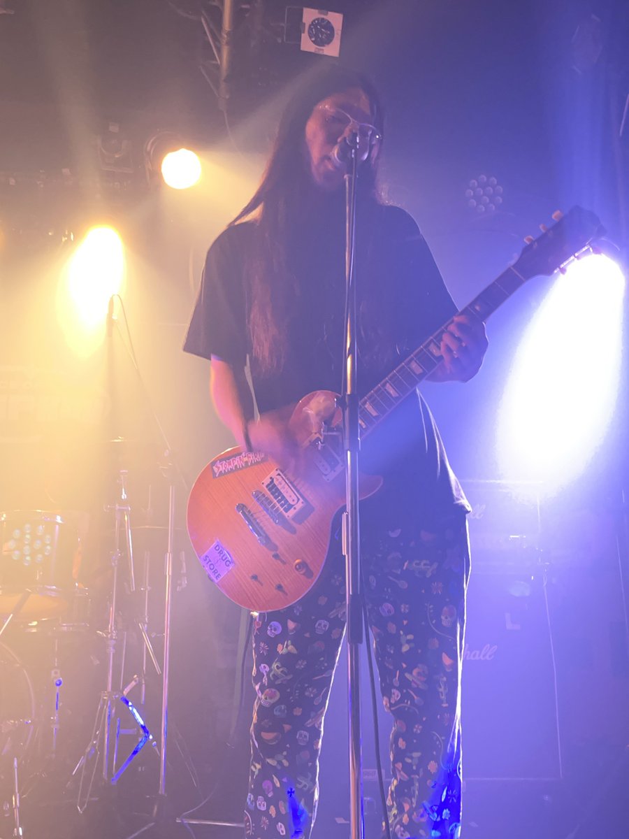 tetsu1523's tweet photo. 昨日の夕方はSpace of Pumpkinさん主催ライブat 代々木でBURUTA観てきた👀
めちゃカッコいいライブしてて痺れちゃったな〜✨本当にどんどんバンドが良くなっていくのが分かって楽しそうに演ってるのが観られて幸せ〜✨持ち時間を余すことなくBURUTAの音楽を届けてくれて嬉しかったね☺️ https://t.co/Lfo0HFS3ut