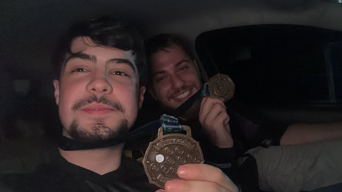 ivadinalim's tweet photo. campeones

oq nois tem os outros nao kkkkkk https://t.co/myJsgNobeH