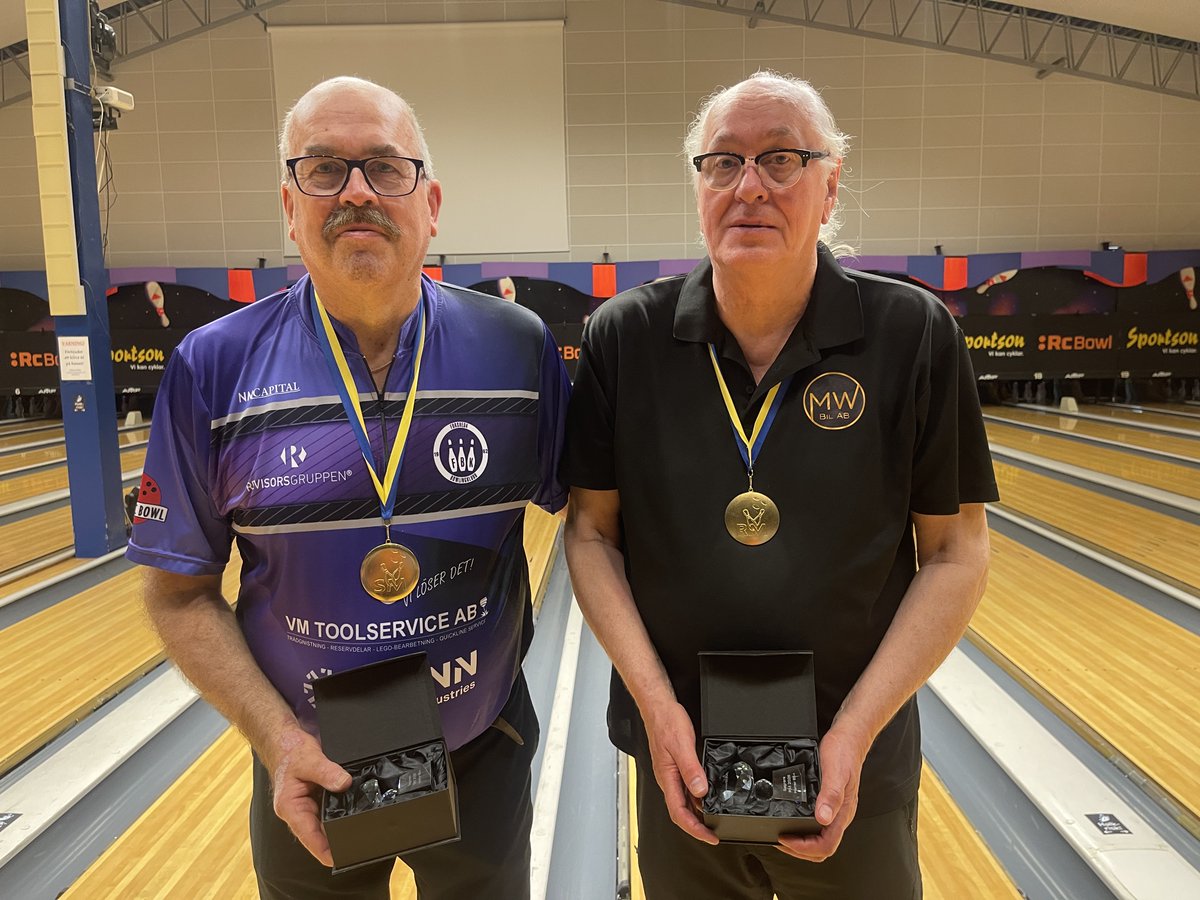 Swebowl's tweet photo. Svenska bowlingförbundet säger stort grattis med ett andra bildkollage på de tre sista nya individuella svenska mästarna i bowling 2026.  

Därmed är samtliga 19 guldmedaljörer i Individuella SM 2026 korade. 

Läs mer på: https://t.co/YSxbr3pstE https://t.co/vJIBEtVY4j