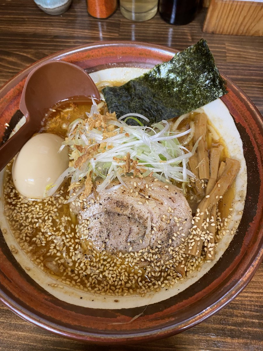 chikako_apple's tweet photo. 昨日、お昼のラーメン🍜
濃厚だったなあ😆
#味噌ラーメン
#味玉美味しかった
#チャーシュートロトロ https://t.co/go8RoSBFI5