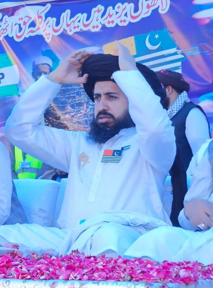 آخری چٹان tweet media
