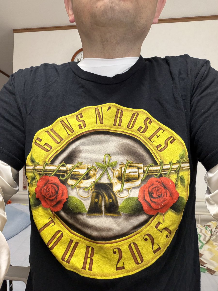 grtetsu's tweet photo. おはようございます😃

今日はGUNS N'ROSESのTシャツ着てリハビリ行ってきます🤘🤘🤘

朝から暑い💦
今週も頑張っていきます‼️ https://t.co/U36rXggDNo