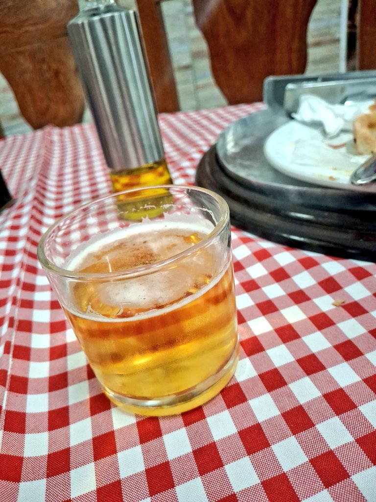 Kakizon's tweet photo. @olhaonaipe Prost! https://t.co/ta05pPismb