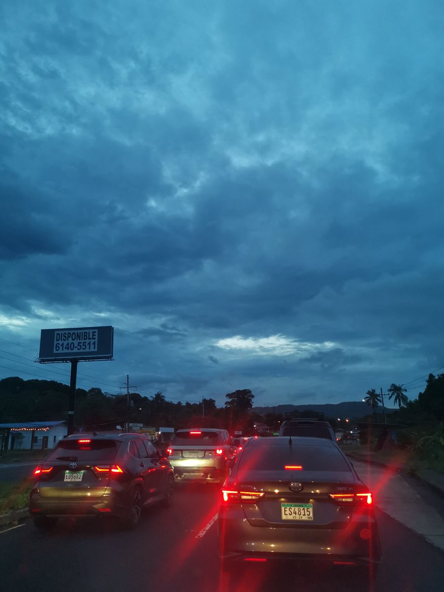 demy3105's tweet photo. Solo un poquito de tranque en algún lugar de Panamá https://t.co/tTqDMLoj90