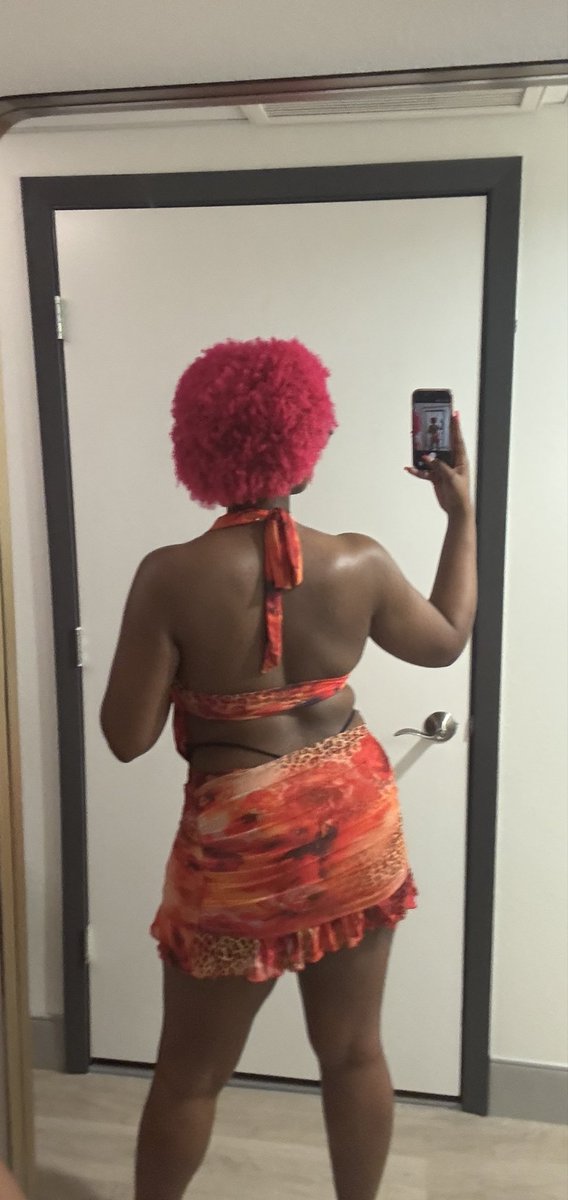 frogclubs's tweet photo. i was sooo sexy Friday night https://t.co/CRXf9ApKoD