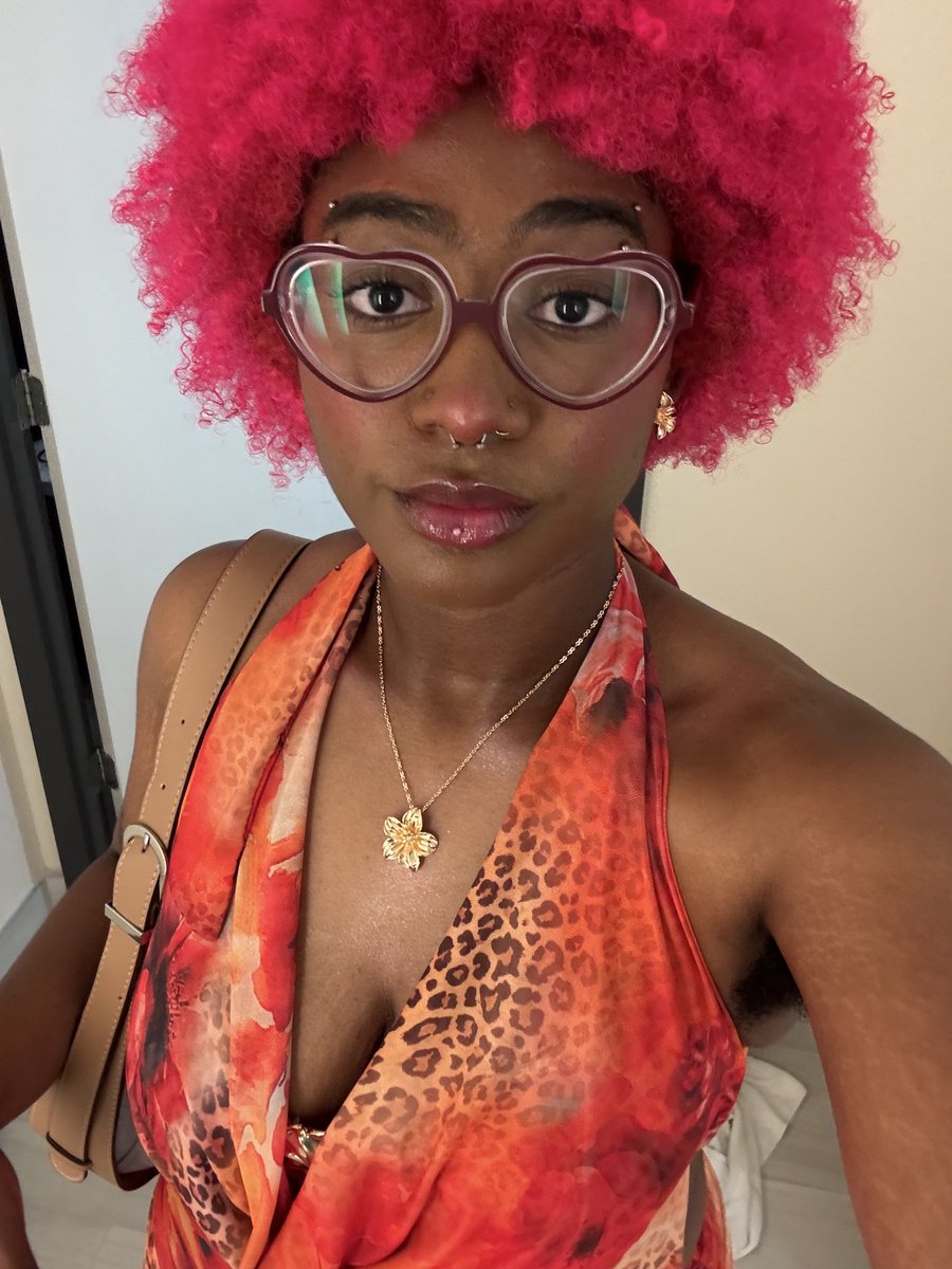 frogclubs's tweet photo. i was sooo sexy Friday night https://t.co/CRXf9ApKoD