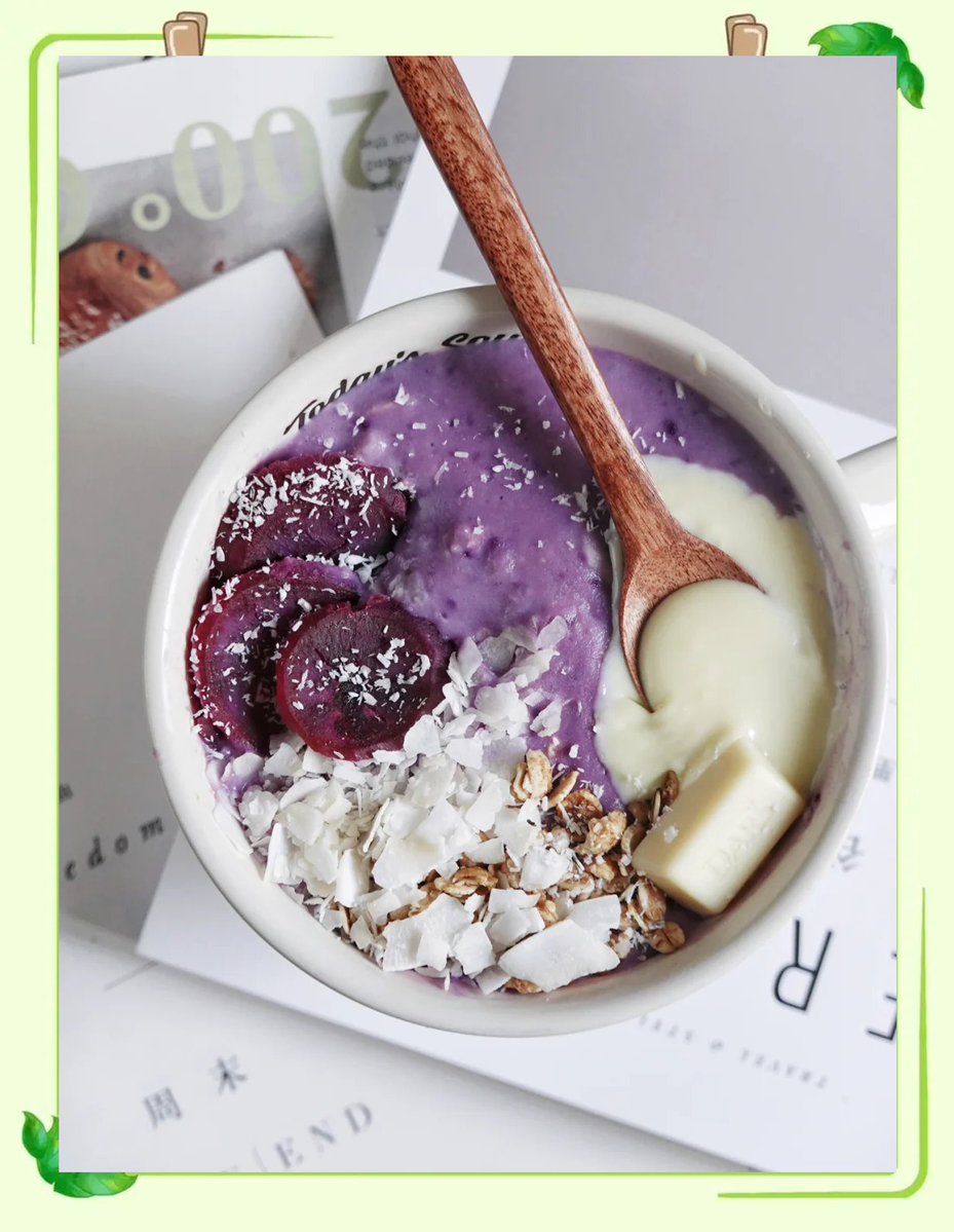 mdk2022's tweet photo. [Homemade oatmeal bowl with fresh berries u0026 a drizzle of honey – quick, cozy, and perfect for a lazy morning ] https://t.co/uB6AgcOm7P