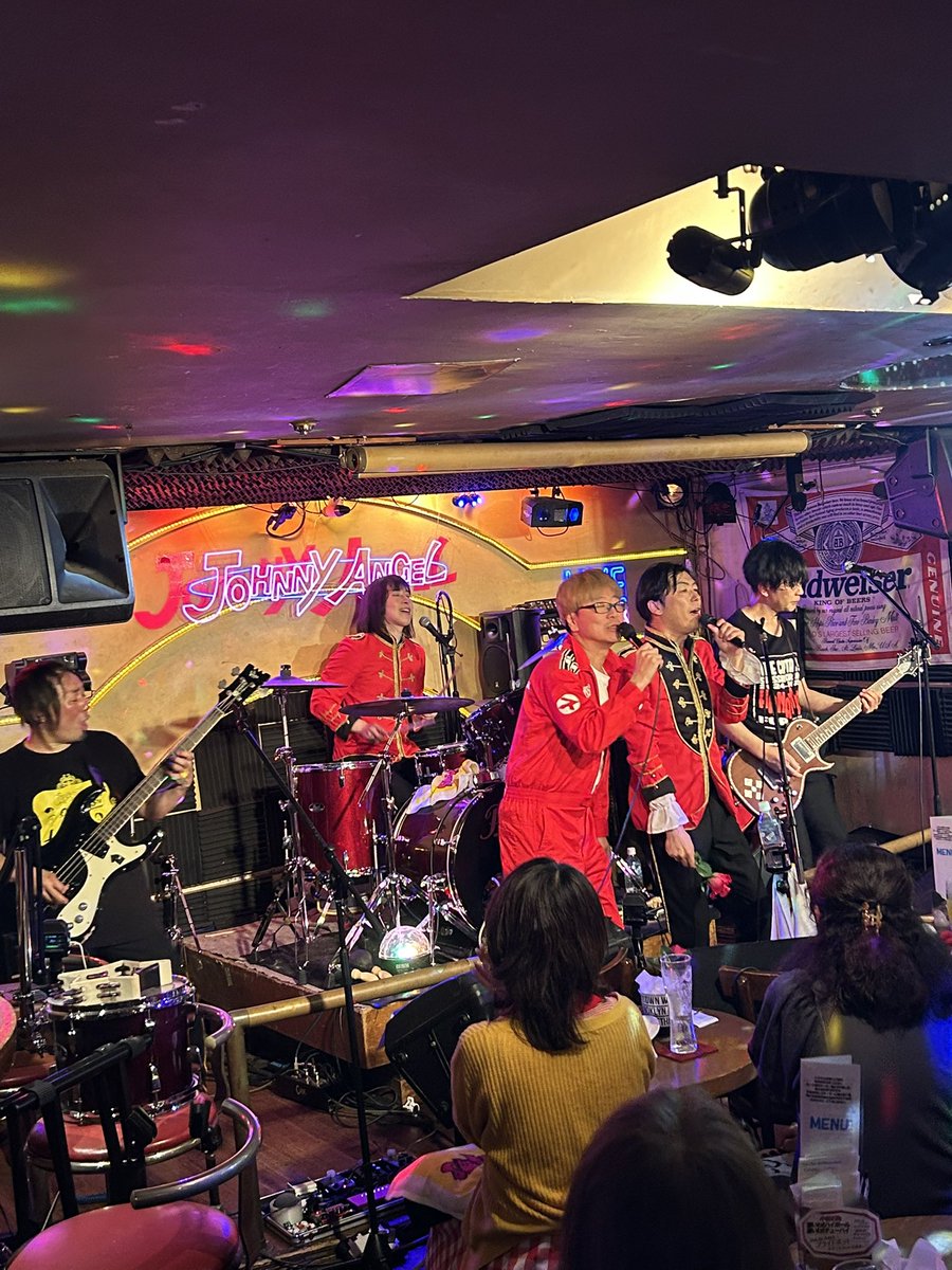 skipcows_info's tweet photo. 小岩JOHNNY ANGELにお越し頂きました皆様、ありがとうございました🙌
キャプテンズとのツーマン、盛り上がりましたねー‼️それにしても、小屋のステージにキャプテンズは似合ってましたな🌹
キャプテンズとは9月のイマフェスでご一緒ですので、お楽しみにー🔥

#スキップカウズ
#ザ・キャプテンズ https://t.co/wnwTuO46xH