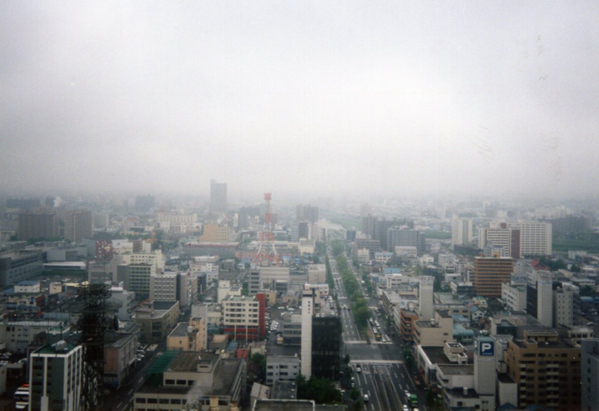 manaca371's tweet photo. さっぽろテレビ塔展望台から見た札幌市街。東と北。

1997年6月撮影

#札幌 #さっぽろテレビ塔 https://t.co/wfspG44udg