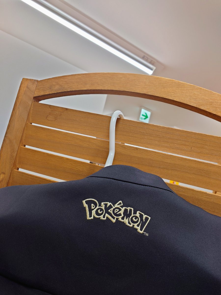 yvleonid's tweet photo. ポケモンコラボのスクラブに新調！
ピカチュウと自撮り⚡️
クオリティも高いし細部まで凝っていてかわいい！
子どもたちも喜ぶかな？🙂 https://t.co/BteqGz4tiD