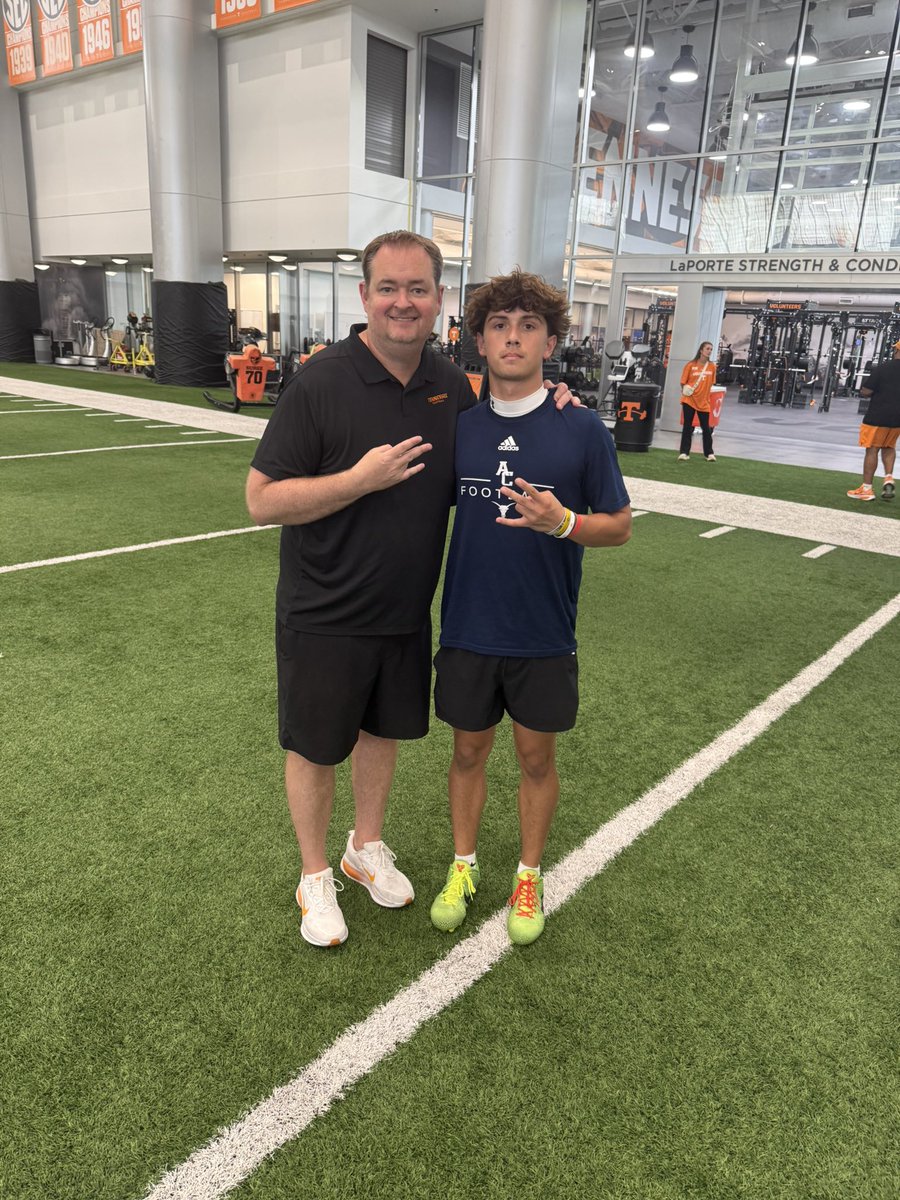 braydensharpe_'s tweet photo. Big weekend at @Vol_Football and @GWUFootball camps. Great coaching, great competition, and still undefeated in camp 1-on-1s. Looking forward to building on it and continuing to prove myself.
#seniorszn #AGTG #WR #Playmaker #slot @coachjoshheupel @CoachKelseyPope @CoachGMcGruder @Tyreekking15 @Coach_AcWhaley @CoachShaw_Jake @PennySmith_ @Grade_aTraining @triplefknox @CSmithScout @acmavrecruiting @ACHSMavsFB