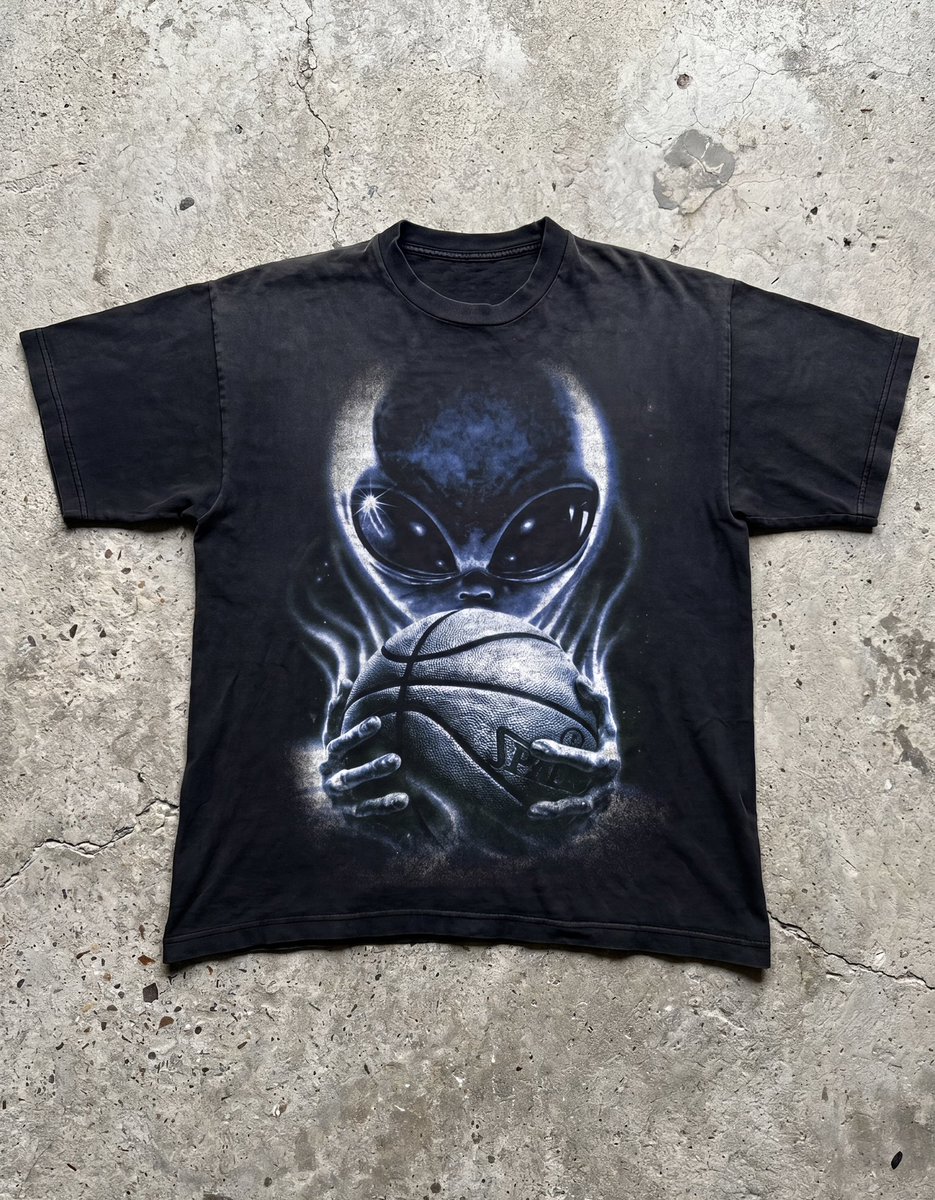 SlumpedBoyz's tweet photo. WEMBY SPURS TEE 🏀👽 https://t.co/8S3CVN9GyF