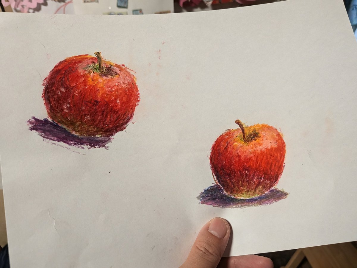 TkyND's tweet photo. AI勃興のご時世に、人力クレヨンでりんごを書いた🖍️ https://t.co/0KPE9deB3I