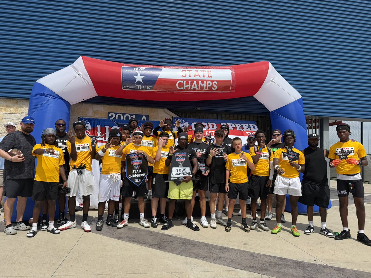 FedX_2's tweet photo. This weekend my lab mafia 14u team went out to our last 7v7 tournament of the year which was the state championship and we toke it all home. These are some plays of me being in the right spot and doing my job .
#1teaminthenation 
@DarrylDJSimon @CoachTMiller18 @WillisWildkats1 https://t.co/fV7VUqPxjy