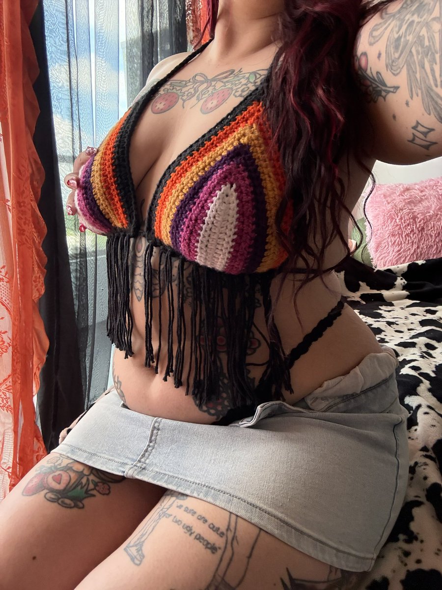 blushedsiren's tweet photo. my butch had this custom lesbian top  commissioned for me for pride🥹 https://t.co/MzCpxfleYy