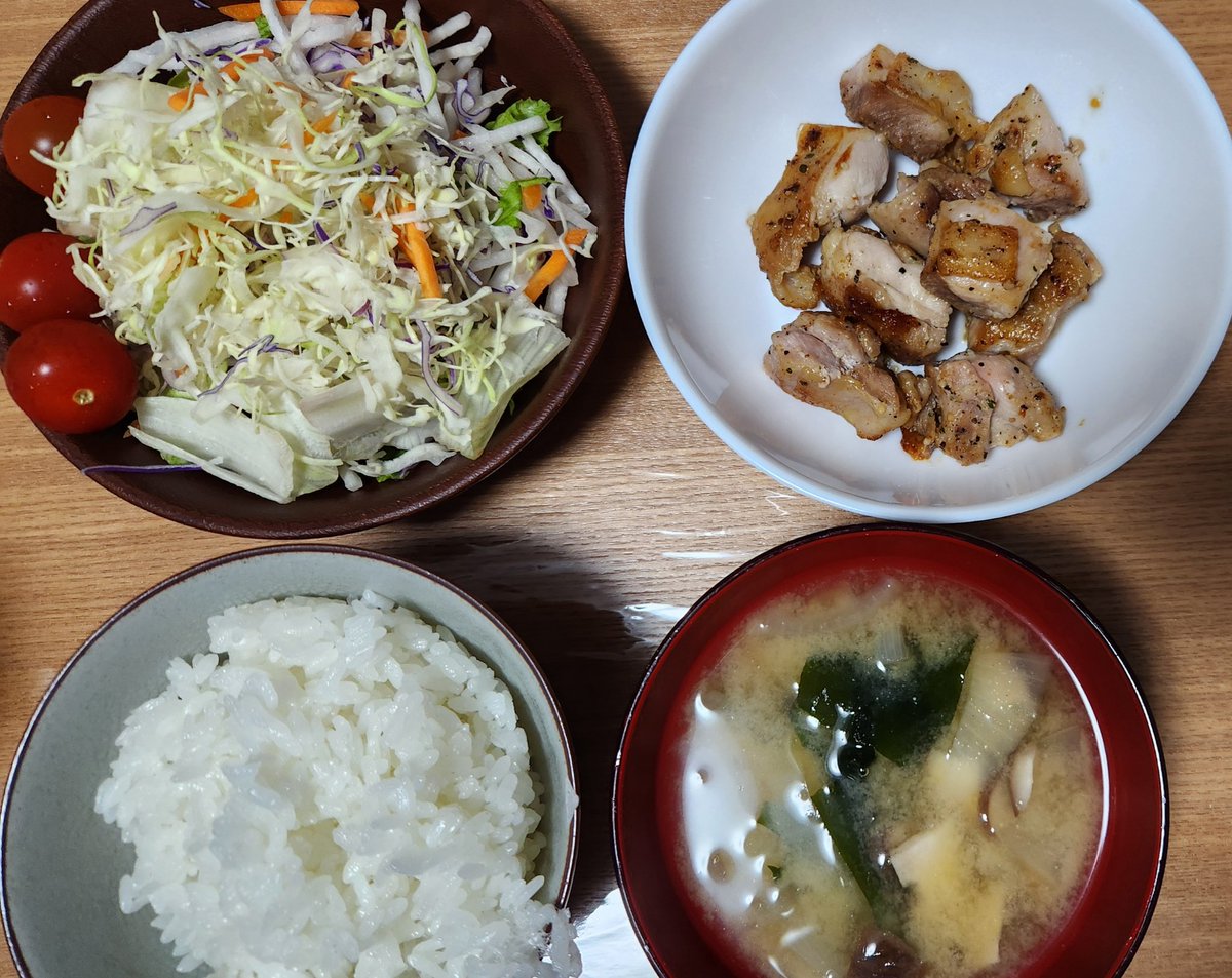 __f_laylax_7__'s tweet photo. ①ポロネーゼ　砂糖なし
https://t.co/GTzngCMwkN
②鶏ももカレーパン粉焼き
https://t.co/ox1SGGU9Ih
③鶏ももほりにし
④青椒肉絲 https://t.co/Ywe8ofUVco
