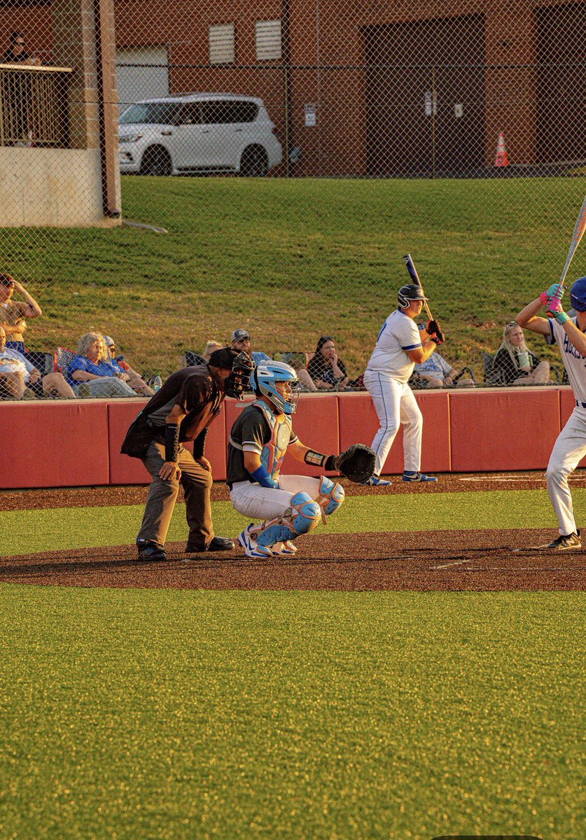 ColbyArgo's tweet photo. Freshman season playing varisty. 
31 GP
110 PA 91 AB
.297 AVG .418 OBP
27 H, 7 2B, 1 3B 2 HR, 20 RBI, 12 R, 4 SO.
11.1 IP, 10 GP, 63 BF, 225 P, 63.1 S%, 2/3 SV, 14H, 12 SO, 5ER. 
3.088 ERA
 90 TC, 71 PO, 9 E, 10 A. .900 F%
@MarucciMidwest @CPB777 @JTBaker51 @usnatsmidsouth https://t.co/TKqrutSeQg