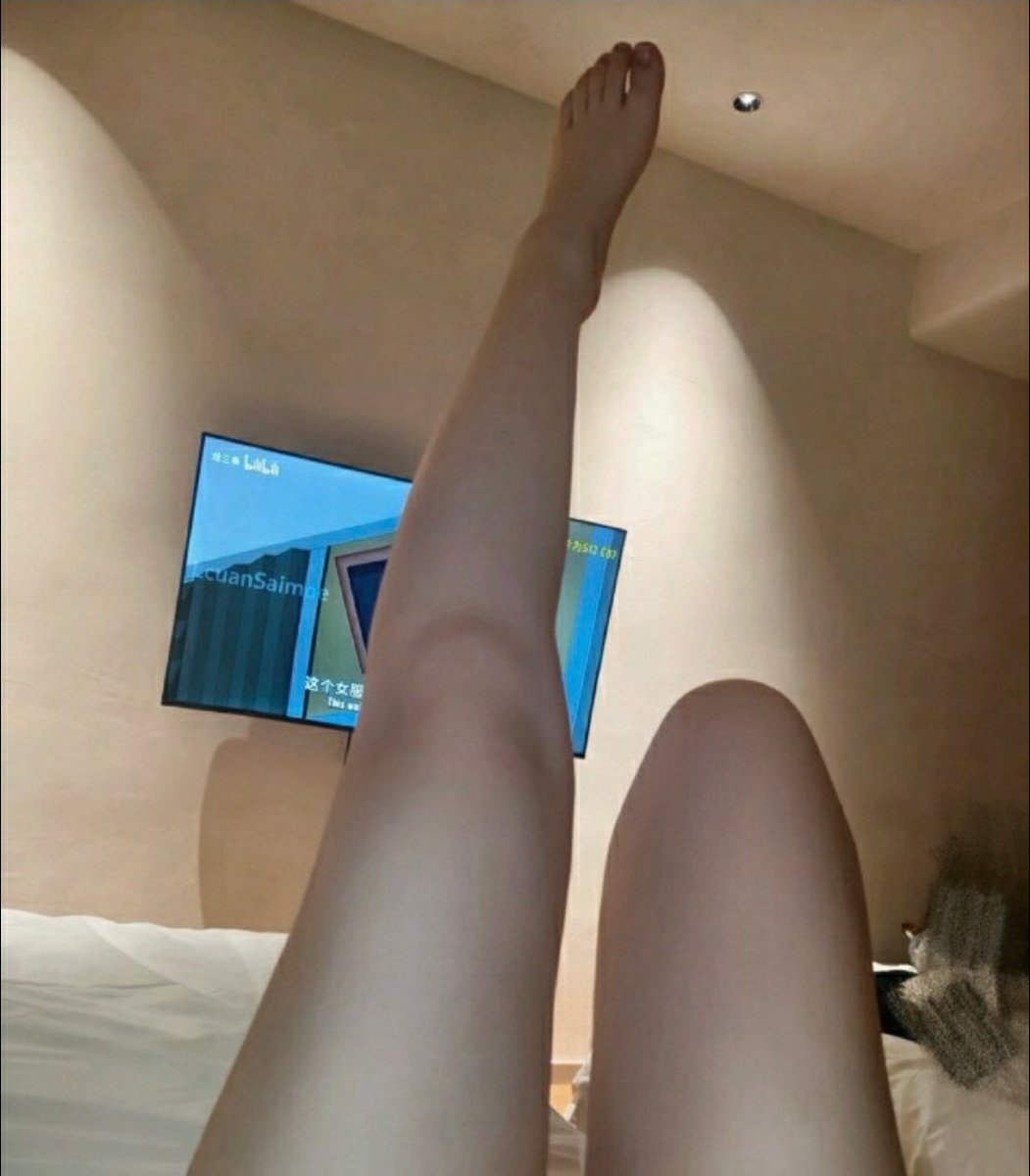 UniversoBocaJ's tweet photo. Don’t lie… what was your first thought?#teenagegirls #teenage #nolimit https://t.co/IvxYePCQC6
