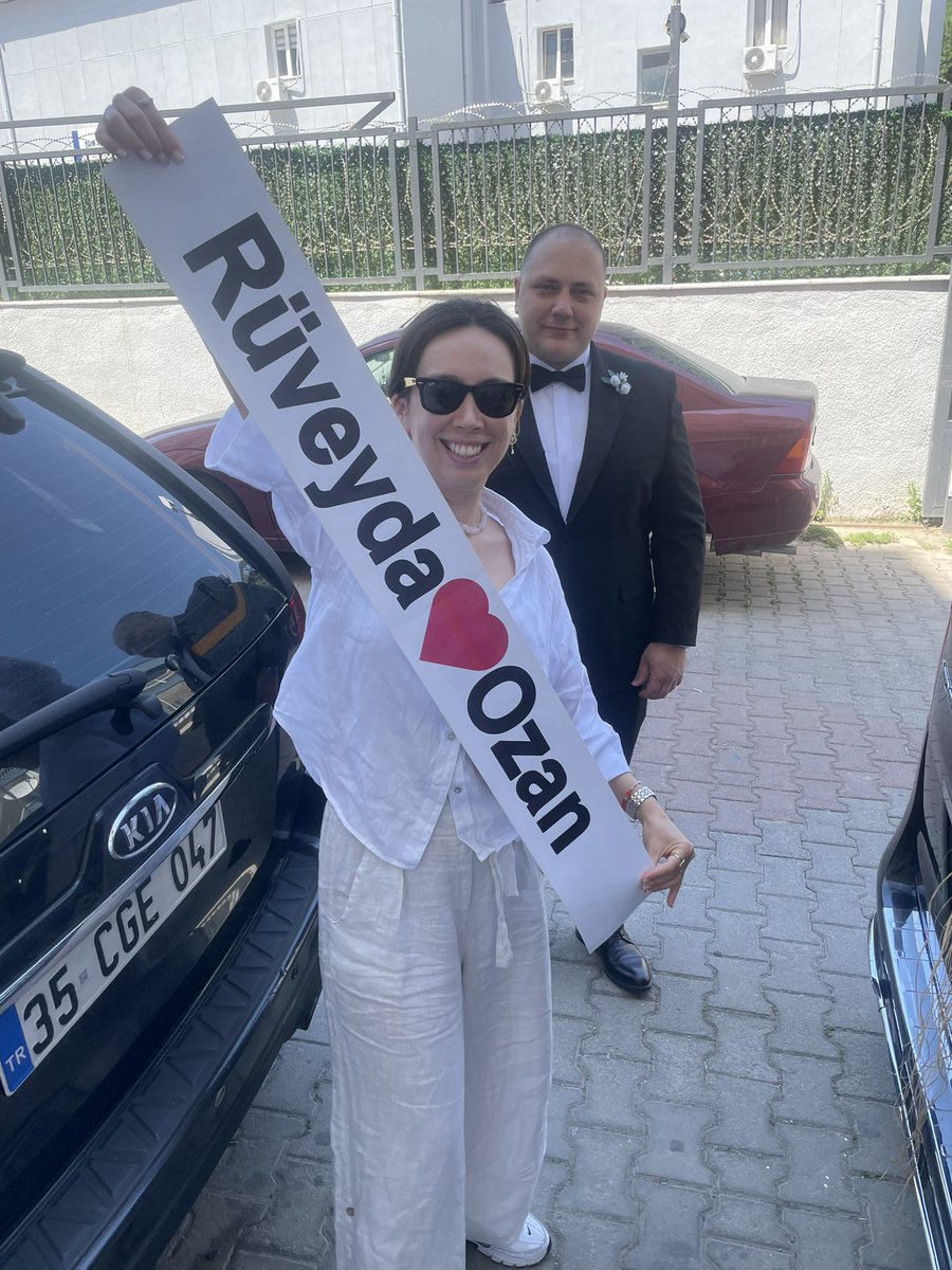 iremozeravci's tweet photo. Hep mutlu oluunnn loveee youu🌸 https://t.co/5LfSd8sxTs