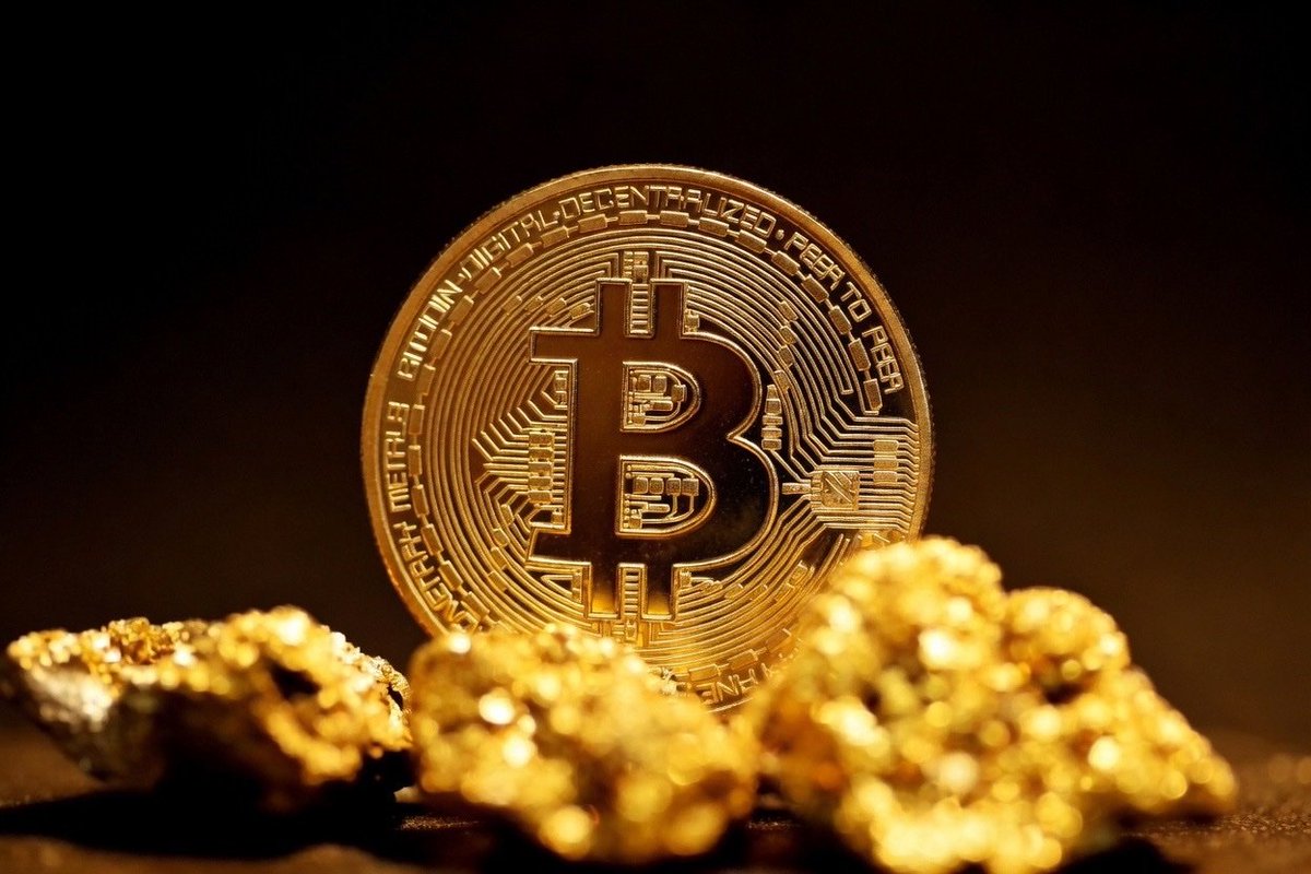 TheMoneyApe's tweet photo. 🚨 BITCOIN'S FINAL COUNTDOWN HAS BEGUN 🚨

20,000,000 BTC HAVE NOW BEEN MINED.

THAT MEANS OVER 95% OF ALL BITCOIN THAT WILL EVER EXIST IS ALREADY OUT THERE.

ONLY 1,000,000 BTC REMAIN TO BE MINED...

AND IT WILL TAKE ANOTHER 114 YEARS TO GET THEM.

THE WORLD IS STILL DEBATING BITCOIN WHILE ITS SUPPLY IS QUIETLY DISAPPEARING FOREVER.