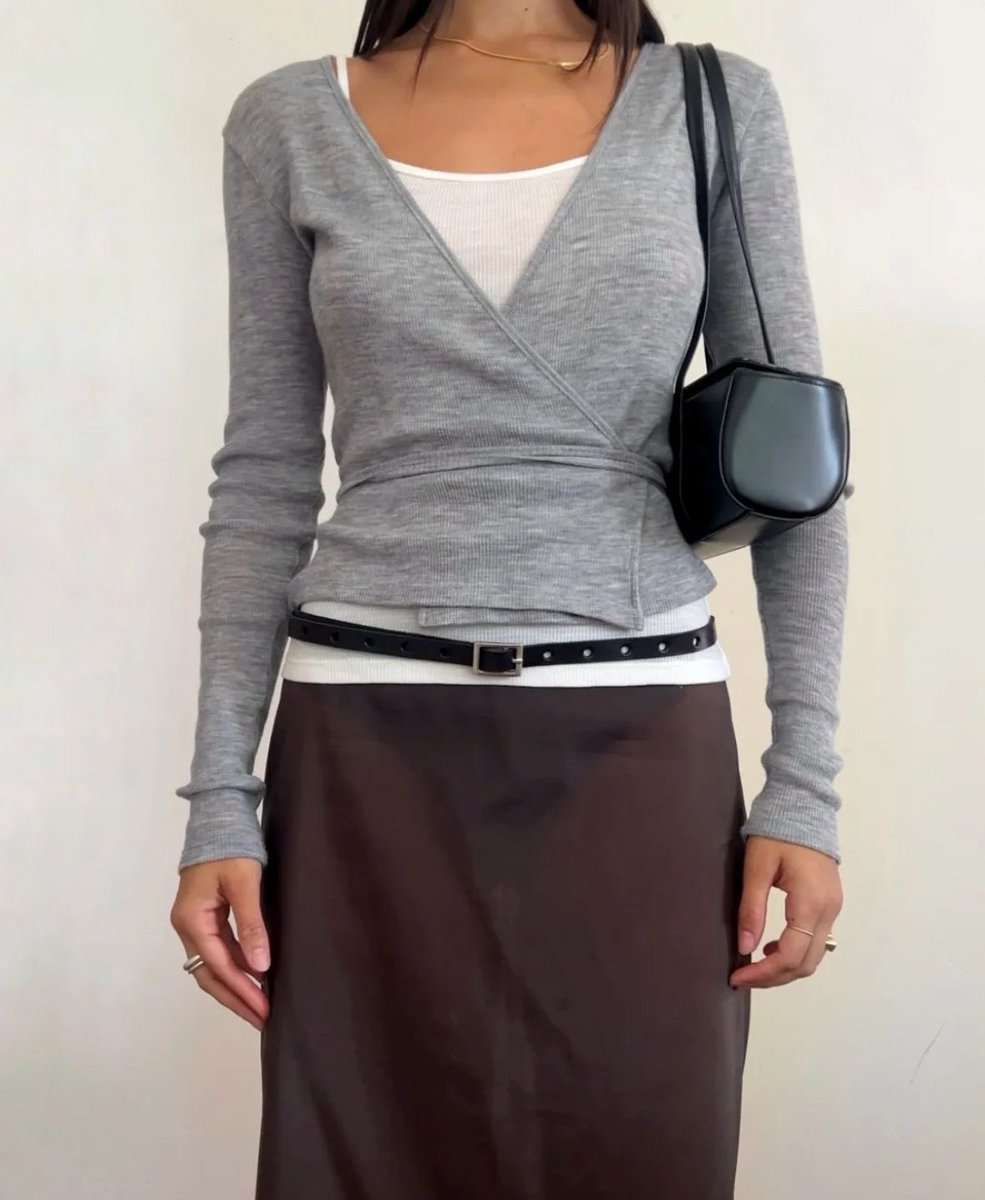 threeaugusts's tweet photo. i love a skinny belt https://t.co/6CM6aeobVe