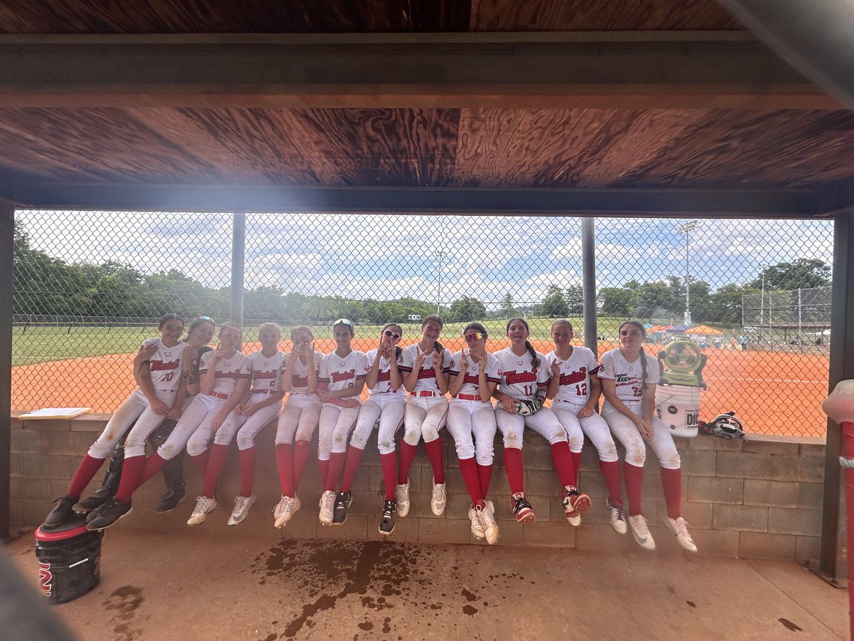 ElizabethP24267's tweet photo. Playing some ball in TN! https://t.co/rFRKu6BHMW