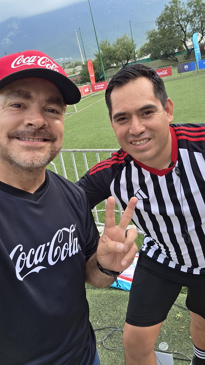 Desvelados_Tv's tweet photo. Raza Desvelada : Milton Carlos Pineda Castro fue nuestro primer Almohadín, cuando Don Celso nos hacía las botagas.
@MILTONP11272650
Saludos a Joyín y a Almohadín.
#Desvelados
#Desvelados35Años https://t.co/rgnTq8eFfi
