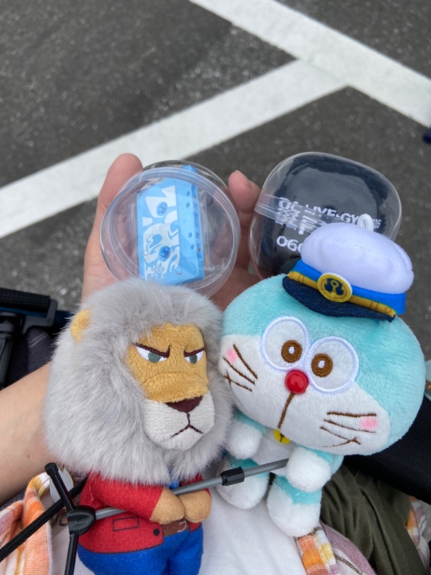 dora_otaku's tweet photo. 去年のドームツアーのチケ無し、お目当てのグッズもガシャも買えずという悲劇から早半年‥

やっとリベンジできました🤩

#FYOP+
#B'z
#lalaアリ https://t.co/uOy9KjwRS9