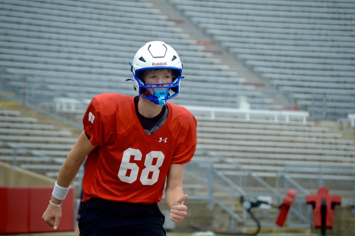 AdrikNellis89's tweet photo. Thankful to have had a great time at @BadgerFootball camp today! Thank you to @Coach_Lig and @AgoodsLS for coaching me today! Can't wait for future steps!!! @KohlsSnapping @Mr_Nellis @JakeKoco @CoachFick @CoachCibene @MJ_NFLDraft https://t.co/ruoChSsT0J