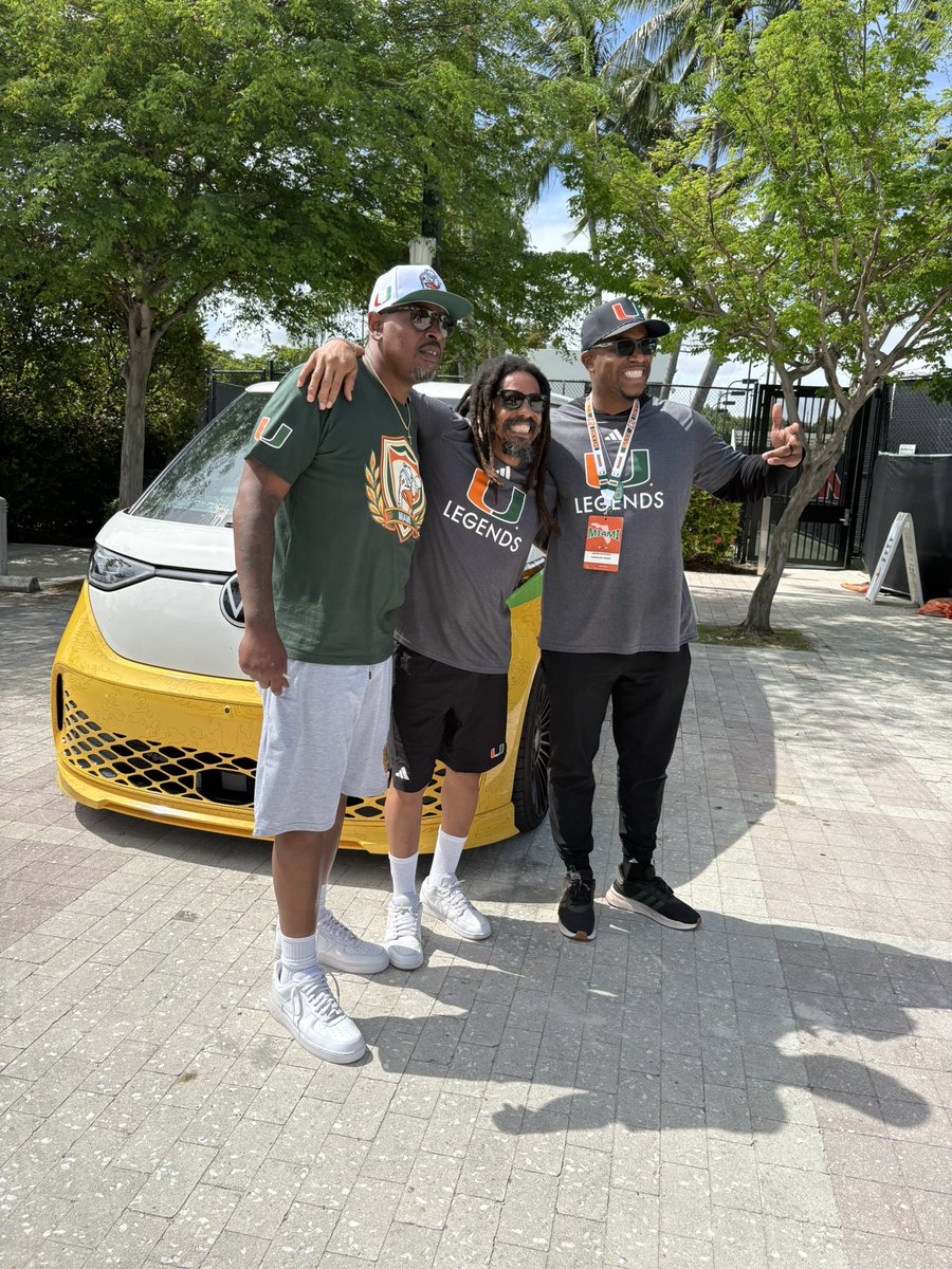 raiza_simon's tweet photo. Great to see u @Romarley  Go Canes🙌🙌 https://t.co/m3pqz273It